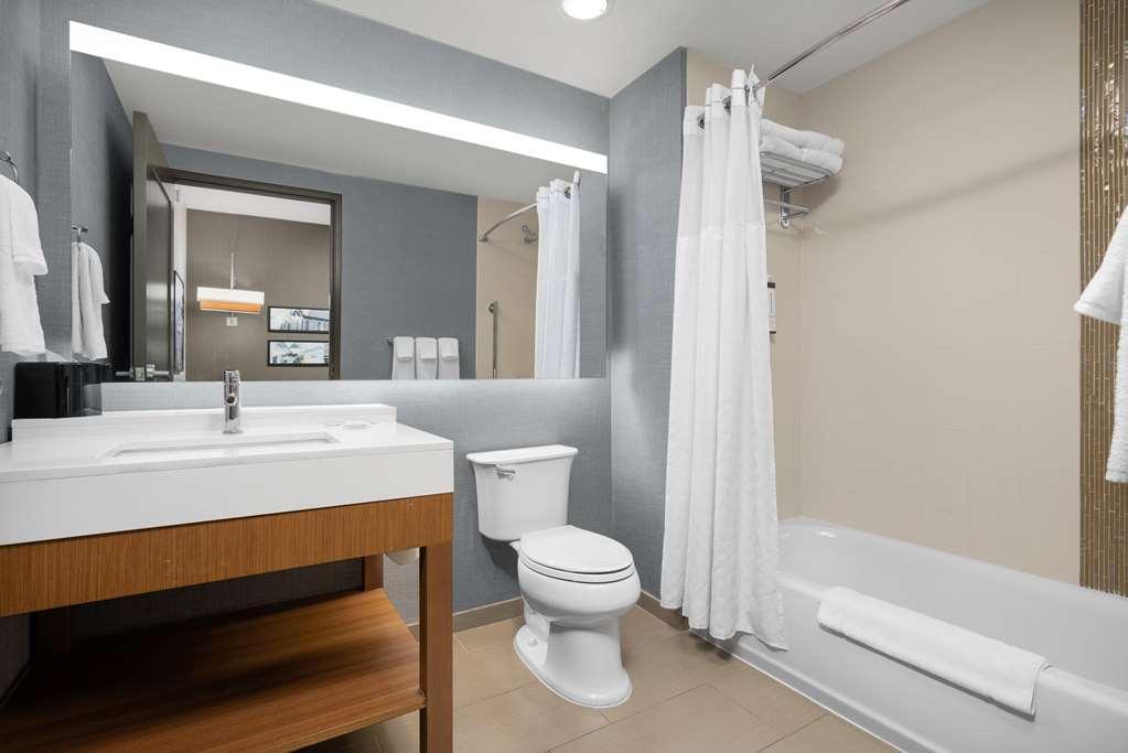 Hyatt Place Iowa City Downtown Rum bild