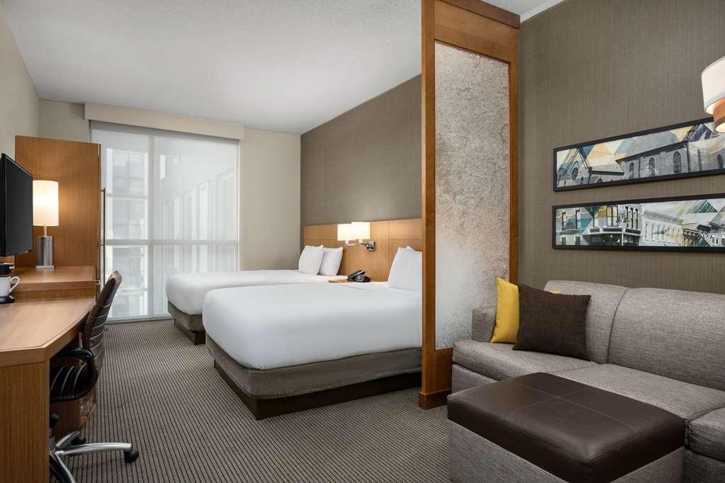 Hyatt Place Iowa City Downtown Rum bild