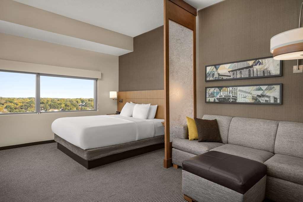 Hyatt Place Iowa City Downtown Rum bild