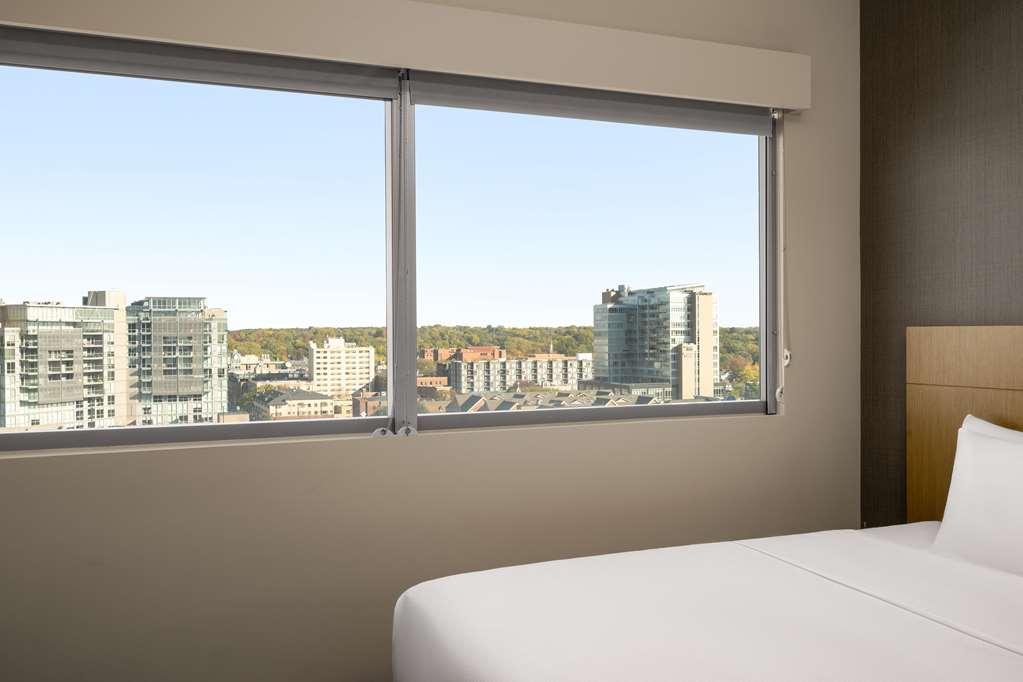 Hyatt Place Iowa City Downtown Rum bild