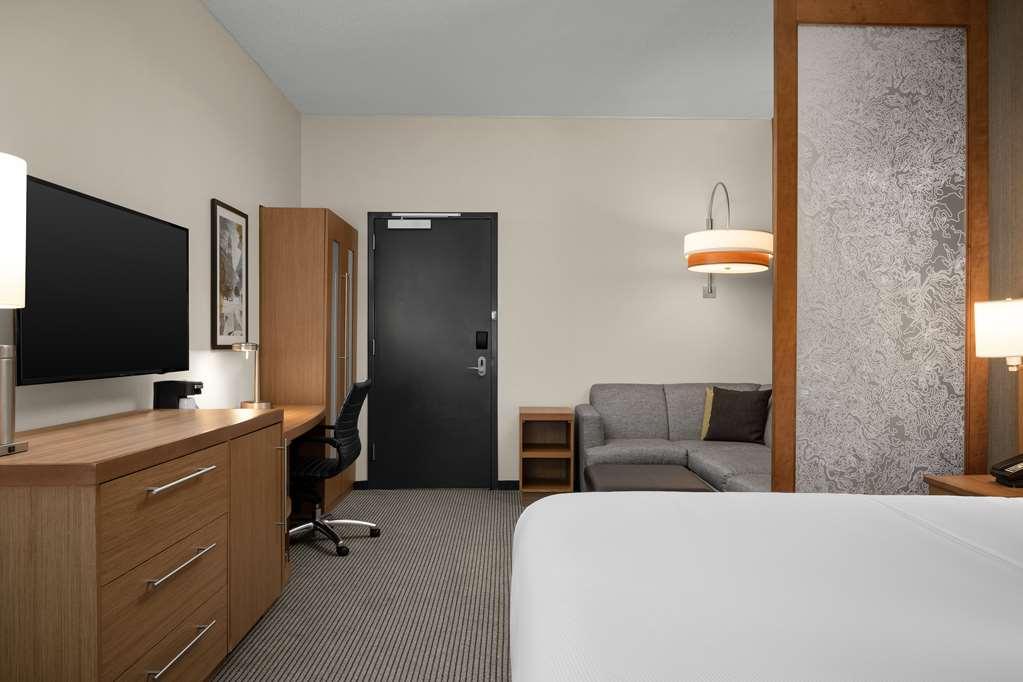 Hyatt Place Iowa City Downtown Rum bild