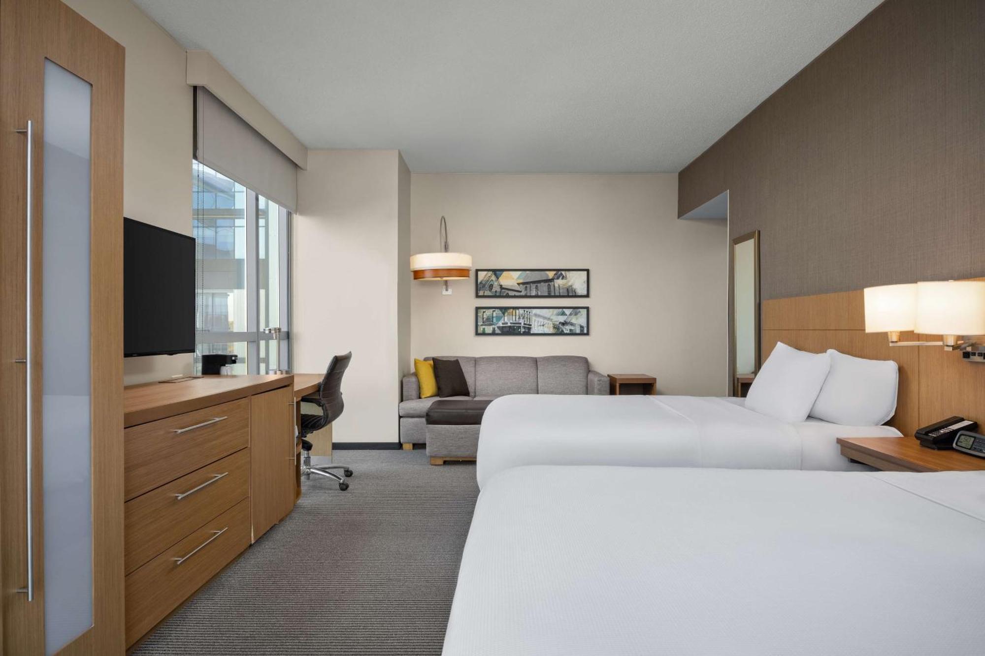 Hyatt Place Iowa City Downtown Exteriör bild