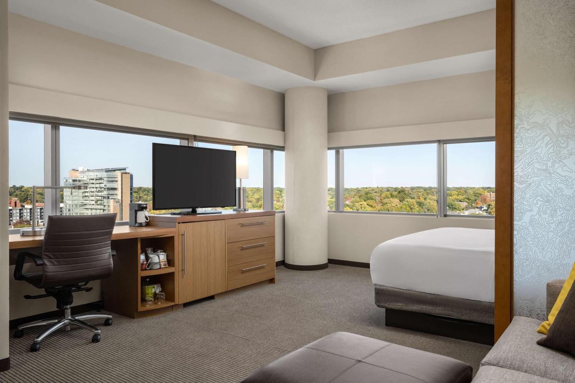Hyatt Place Iowa City Downtown Exteriör bild