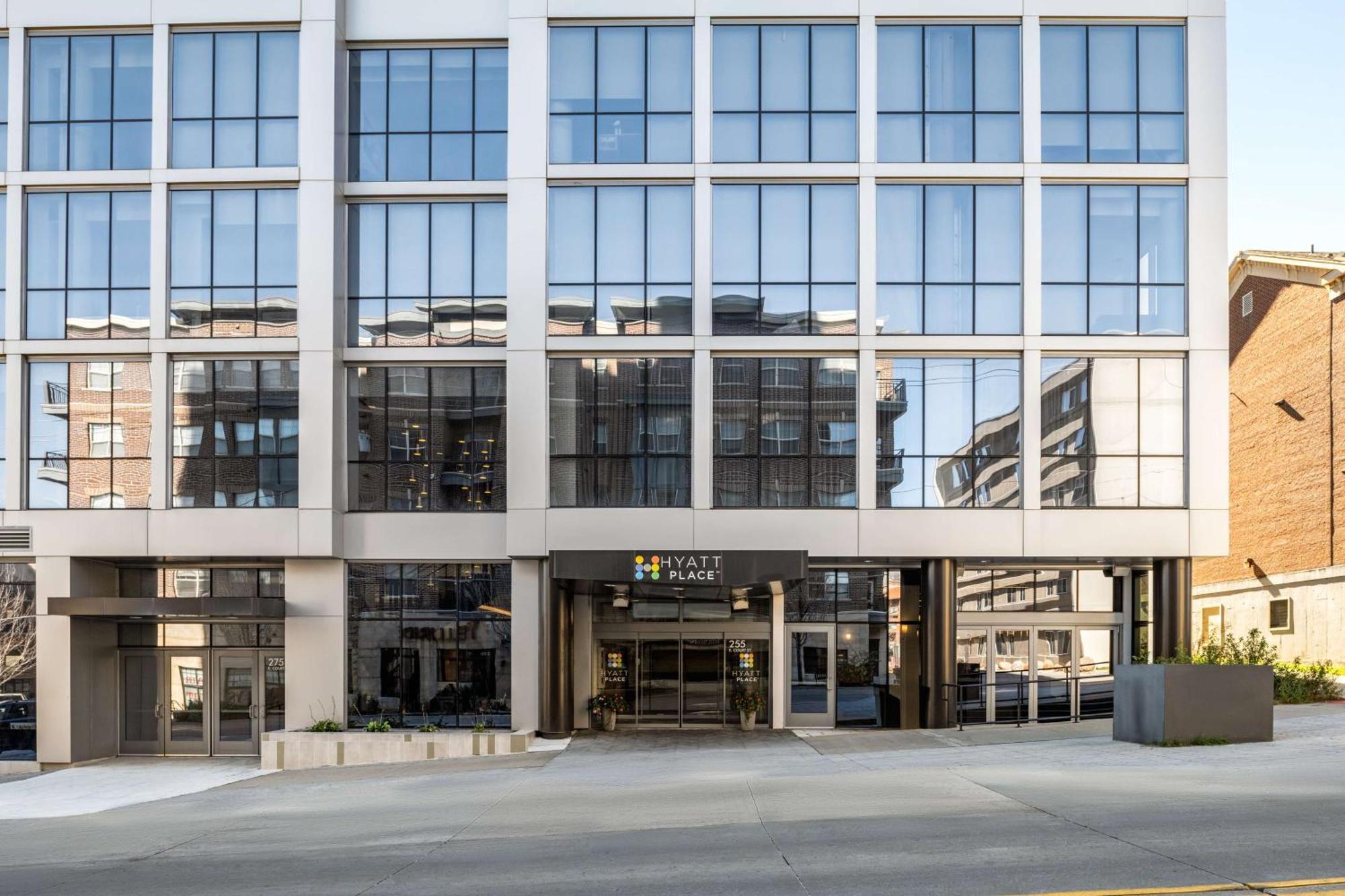 Hyatt Place Iowa City Downtown Exteriör bild